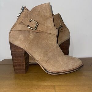 Chinese Laundry Suede Boots Size 7